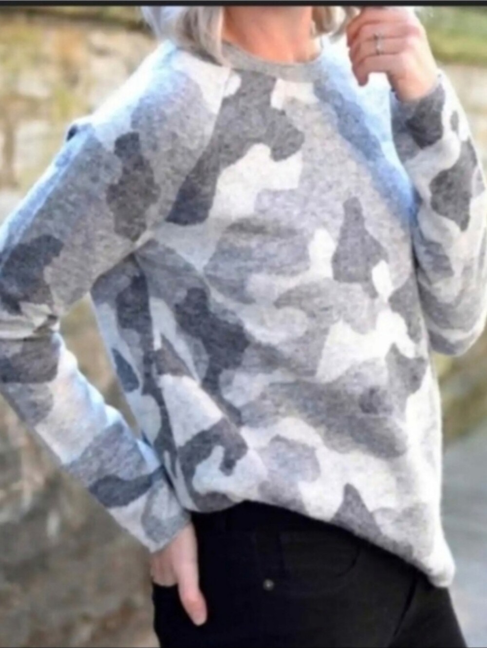 ATHLETA soft wool/ alpaca blend gray camouflage pull on Crewneck sweater. Sz S